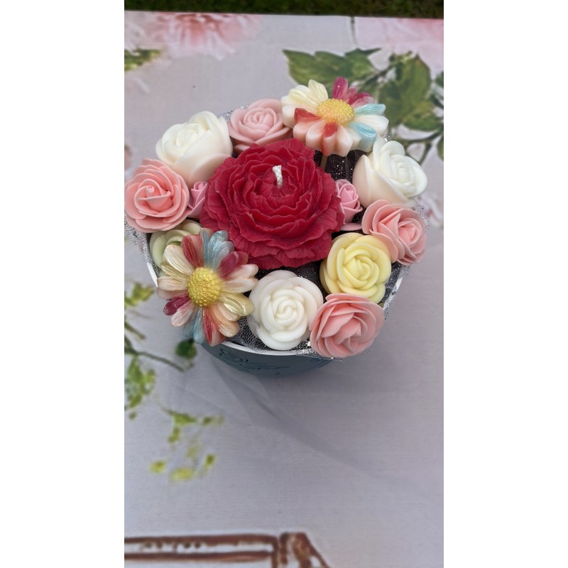 Bouquet fleuri bougie et fondants cire d'olive et pot déco/ creabyyasmine